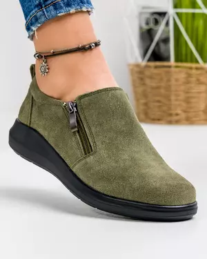 Pantofi casual din piele naturala intoarsa verzi cu talpa neagra si inchidere cu fermoar lateral T-3100